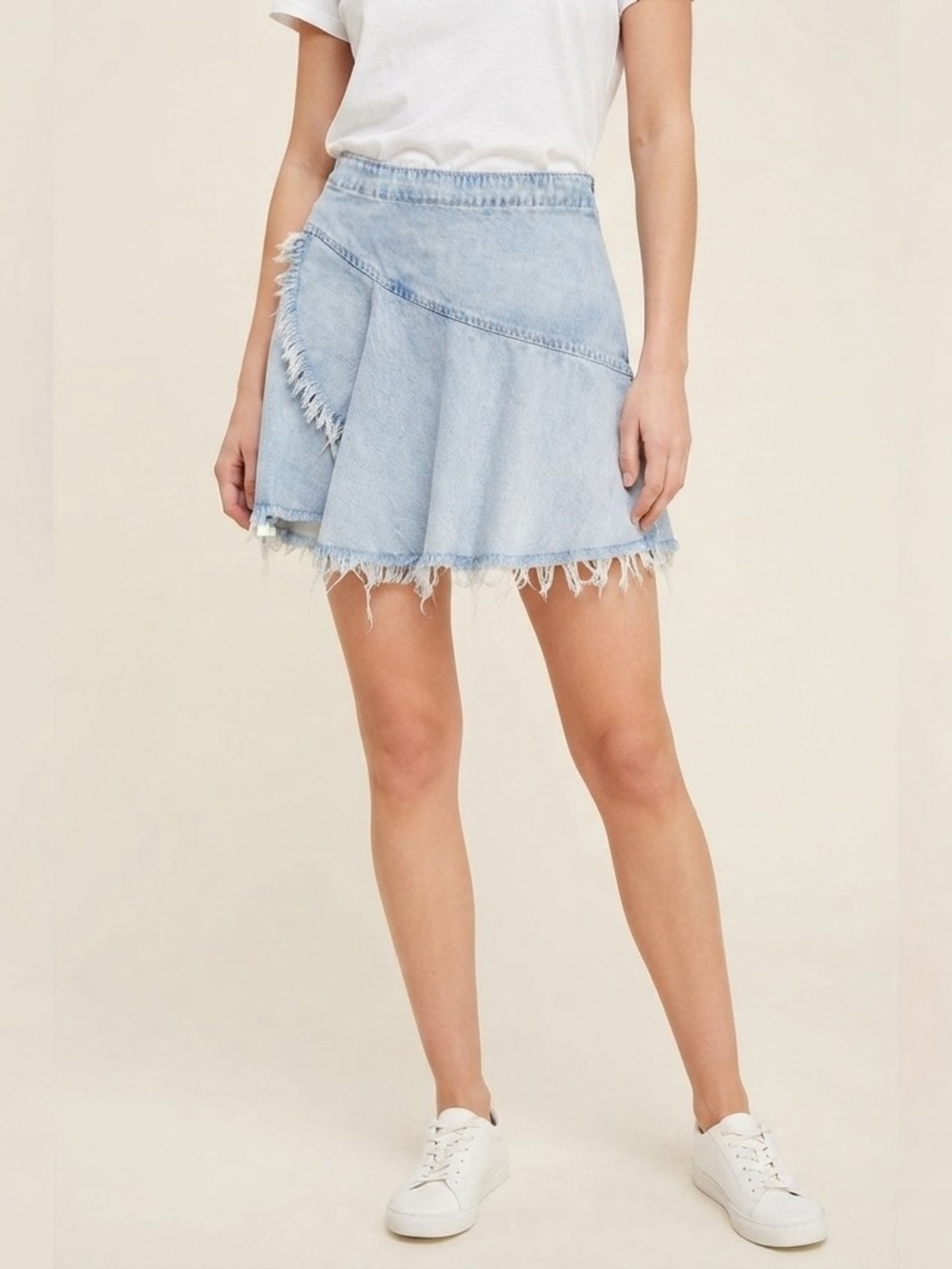 Free People Light Wash Distressed Denim Ruffle Mini Skirt Sz 2